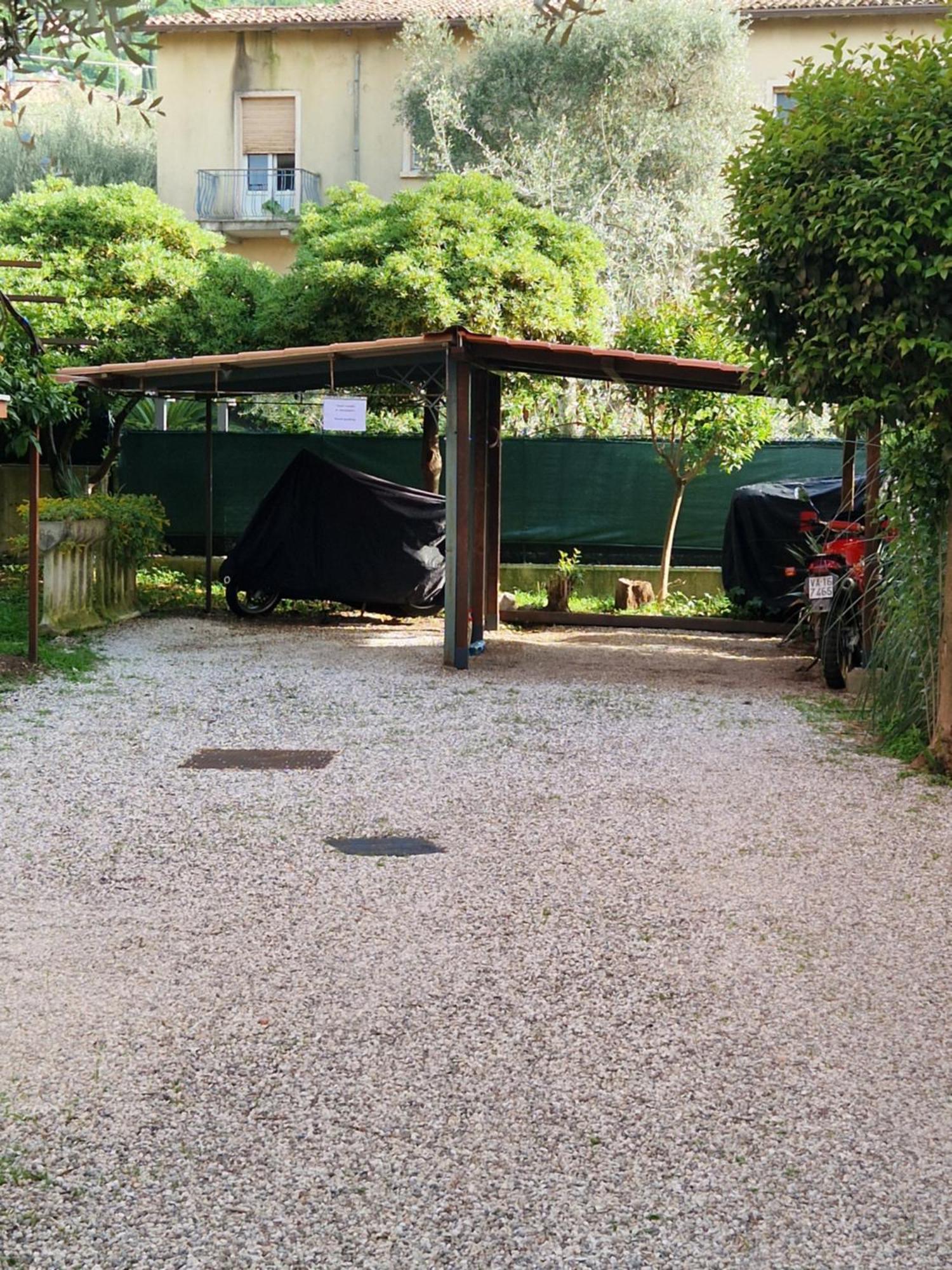 Appartement Casa Rosario E Annamaria à Torri Del Benaco Extérieur photo